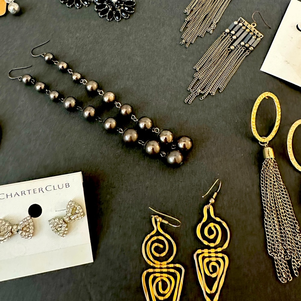 Mixed earring lot (12 sets)